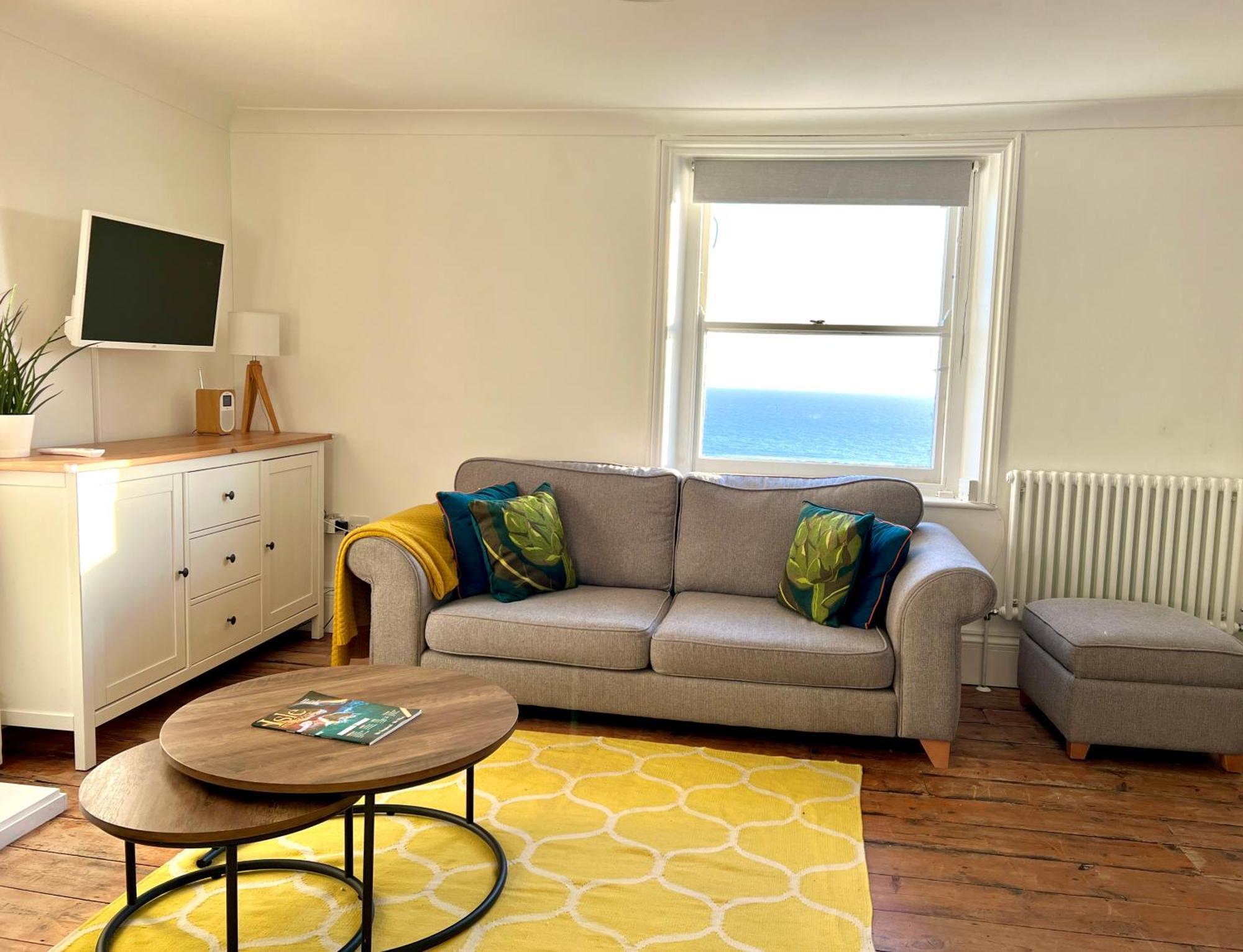 Central, Seaview Apartment, 3 beds, 2 baths, kid & dog friendly at The Lookout Broadstairs Esterno foto