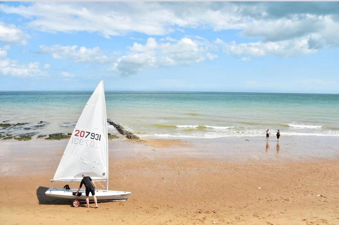 Central, Seaview Apartment, 3 beds, 2 baths, kid & dog friendly at The Lookout Broadstairs Esterno foto