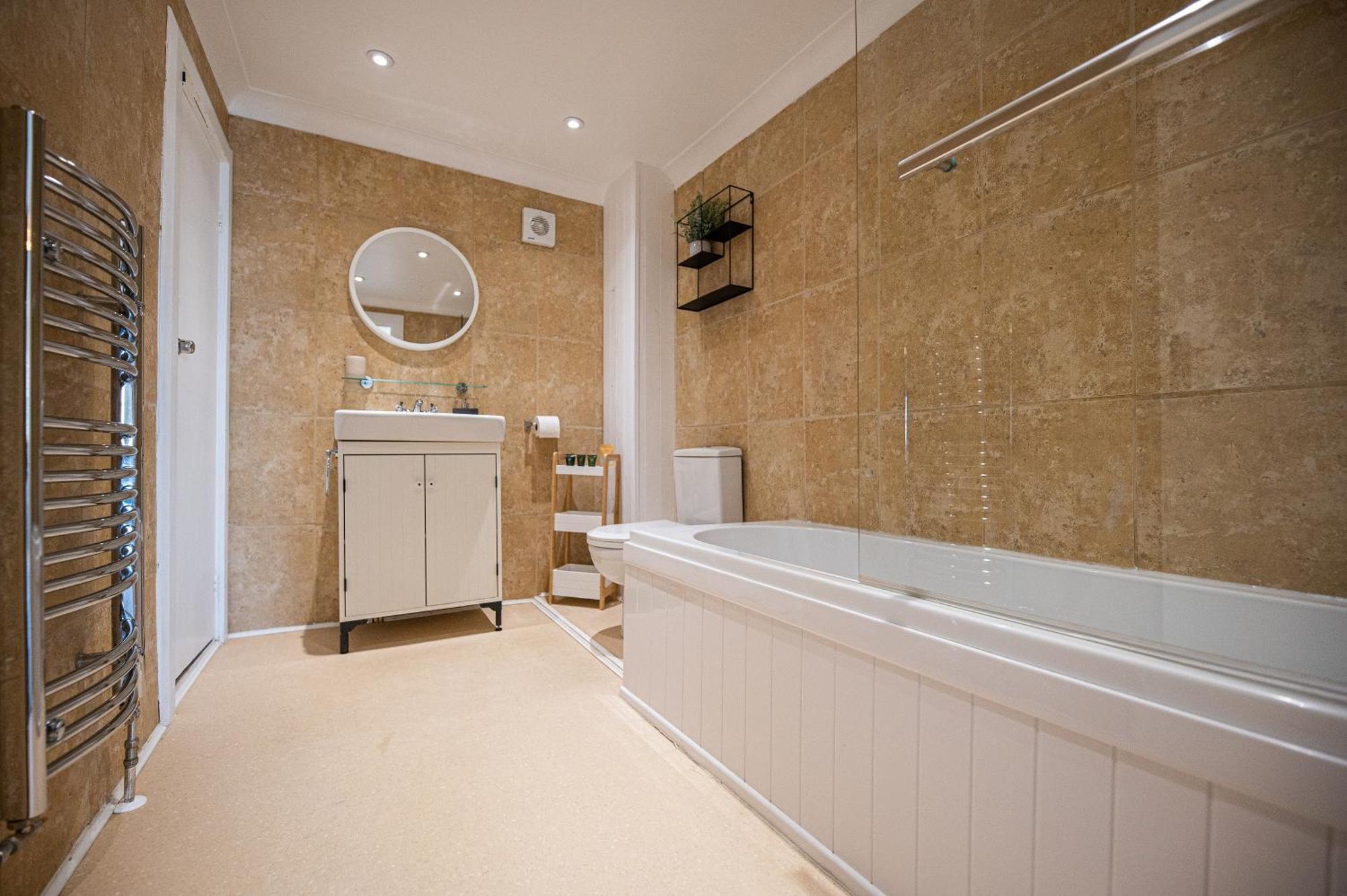 Central, Seaview Apartment, 3 Beds, 2 Baths, Kid & Dog Friendly At The Lookout Broadstairs Esterno foto