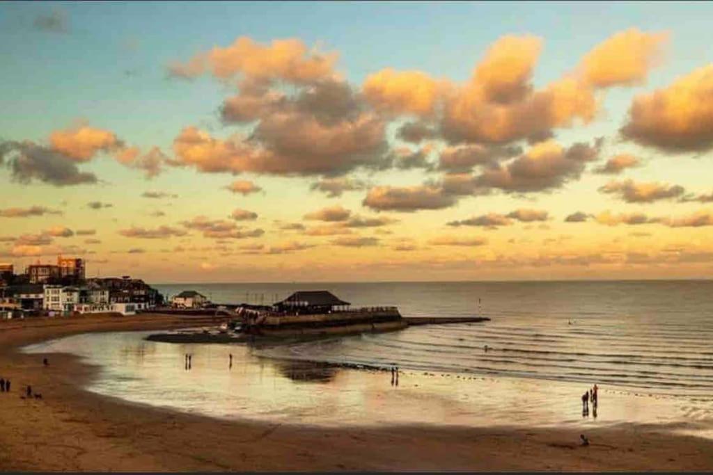 Central, Seaview Apartment, 3 Beds, 2 Baths, Kid & Dog Friendly At The Lookout Broadstairs Esterno foto